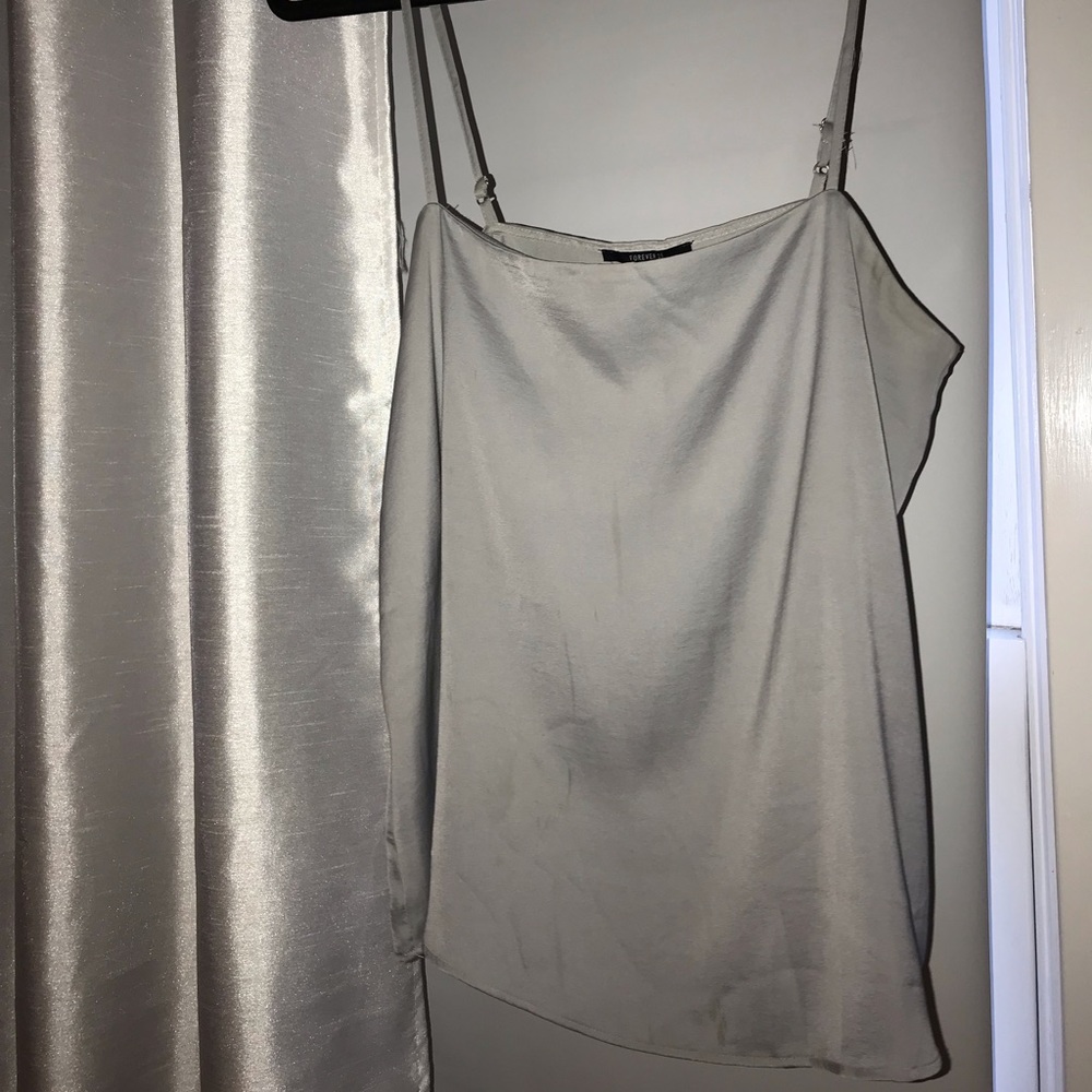 Sleek gray cowl neck tank 🍸